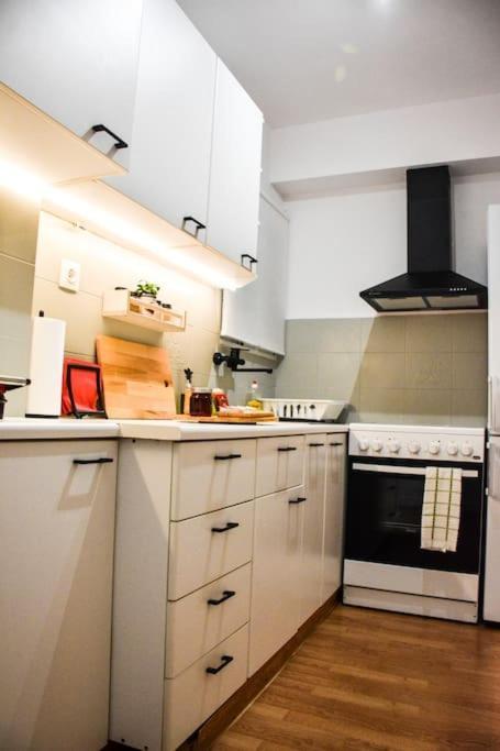 Newly Renovated-City Center Apartment Atenas Exterior foto